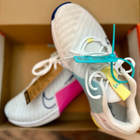 NWT NIKE METCON 9 WHITE/WHITE-DEEP ROYAL BLUE BLANC/BLEU ROYAL FNC/BLANC - Picture 6 of 8